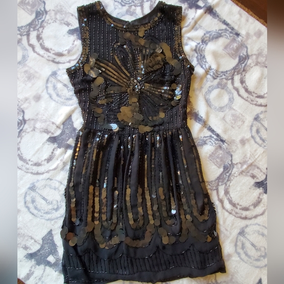 Black dress by Walter Baker Evening - Picture 7 of 15